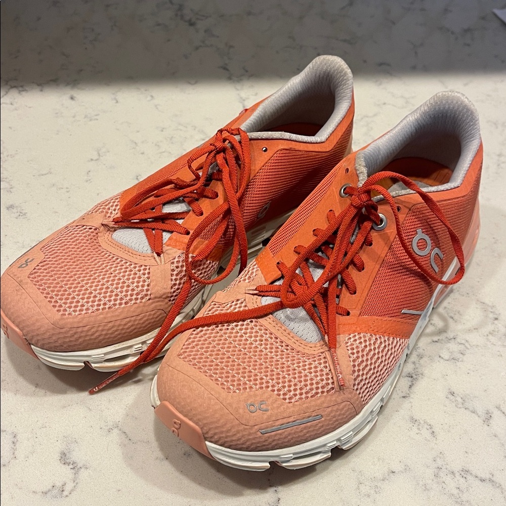 On Running Cloudflyer Sneakers
Size 9